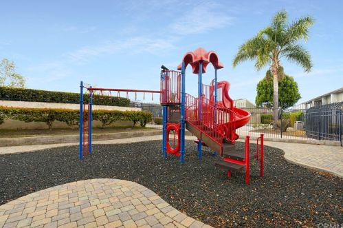 1381 Walnut St, Anaheim CA  92802-2211 exterior