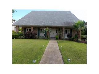 26 Chateau Mouton Dr, Kenner, LA 70065-1903