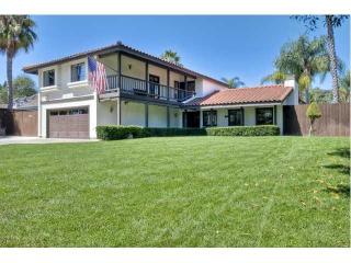 1210 Lupine Hills Dr, Vista, CA 92081-5372