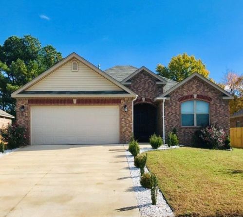 3197 Chelsey Ln, Springdale, AR 72764-8015