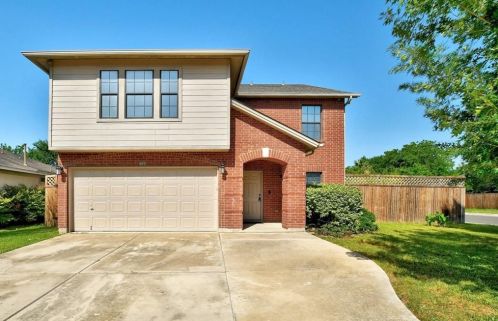 400 Masonwood Dr, Uhland, TX 78640-4612