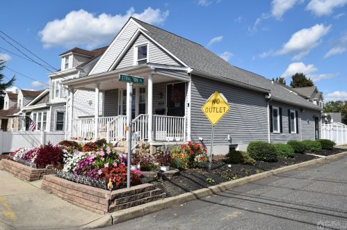 954 Mulberry St, Trenton NJ  08648-4524 exterior
