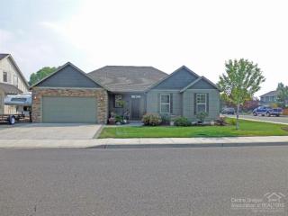 2090 Quince Pl, Eagle Crest OR  97756-7765 exterior