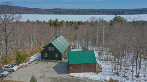 16 Jordan Ln, Otisfield, ME 04270-7430