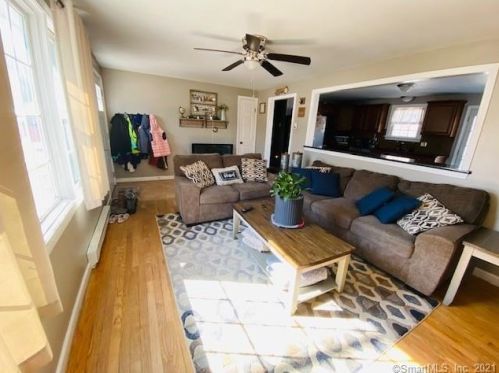 14 Plainview Dr, Killingly, CT 06239-2031