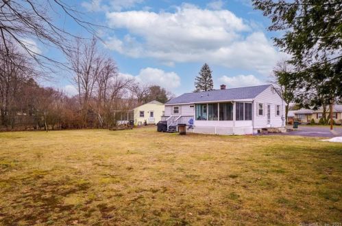 26 Pinecrest Dr, Southington, CT 06489-3943