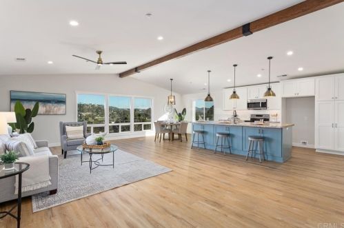 356 Sunrise Cir, Vista, CA 92084-5834