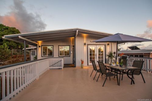 1331 Ainapua St, Honolulu HI  96819-1666 exterior