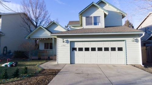 2482 Lynda Ln, Bend OR  97701-5873 exterior