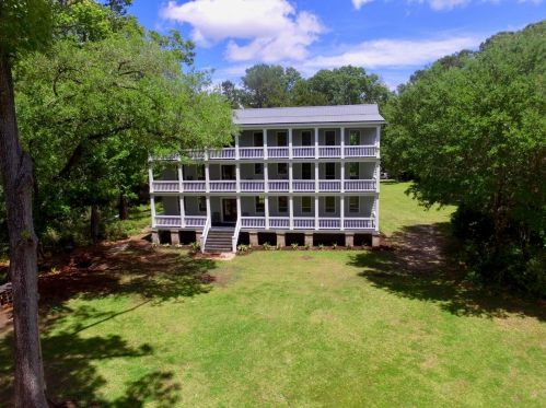 4711 Summit Plantation Rd, Meggett, SC 29449-6086
