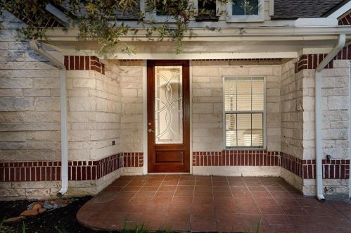 15223 Scenic Forest Dr, Conroe, TX 77384-3803