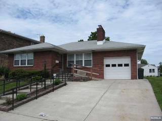 12 Hillcrest Ave, Lodi, NJ 07644-2913