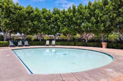 7 Rhode Is, Irvine CA  92606-1755 exterior