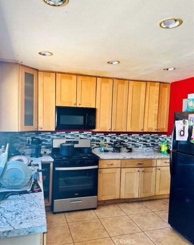 10355 Jordan Dr, Riverside, CA 92505-1570
