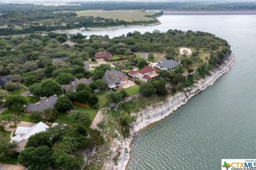 908 Cres Dr, Morgans Point TX 76513-6722 exterior