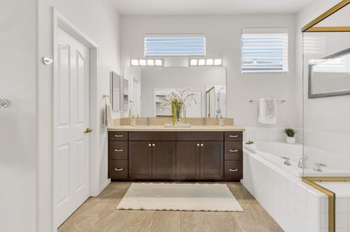 9493 Emerald Cove Ln, Elk Grove CA  95758-3612 exterior