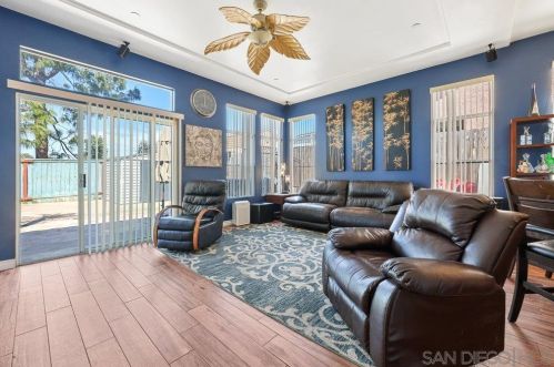 949 Paseo La Cresta, Chula Vista CA  91910-6729 exterior