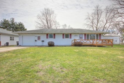 305 Marshall St, Tolono, IL 61880-8313