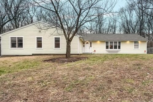 81 Bayne St, Norwalk, CT 06851-1220