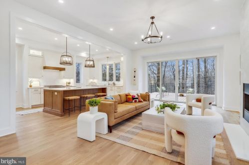 106 Geneva Ave, Silver Spring MD  20910-5105 exterior