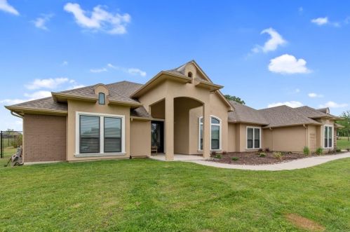 7201 Hinton Dr, Midlothian, TX 76063-4615