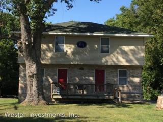 324 Elting St, Macomb IL  61455-1132 exterior