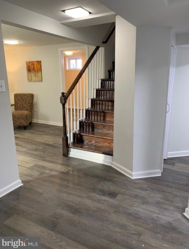 9407 Colesville Rd, Silver Spring MD 20901-4819 exterior