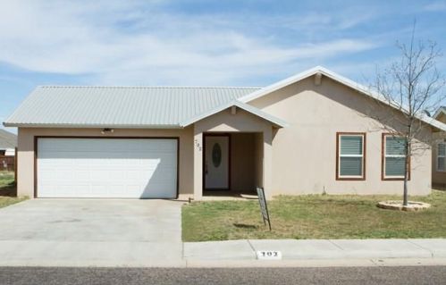 702 9th St, Andrews, TX 79714-4806