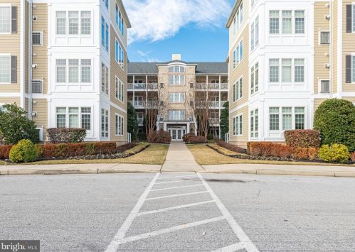 8820 Shining Oceans Way, Columbia MD  21045-5958 exterior