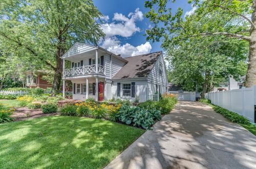 721 Oak St, Oak Brook, IL 60521-3603