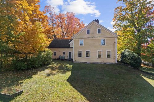 187 Old Stage Rd, Wakefield, NH 03872-4627