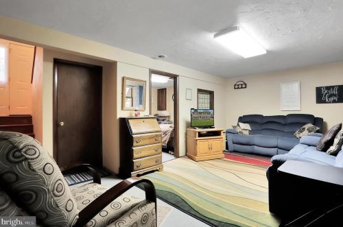 60 Baugher Dr, Hanover PA 17331-4004 exterior