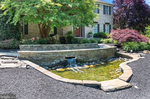 8 Norway Dr, Lumberton Township, NJ 08048-4548