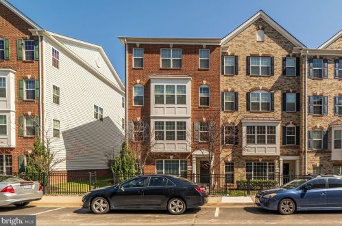 15251 Leicestershire St, Woodbridge, VA 22191-6573