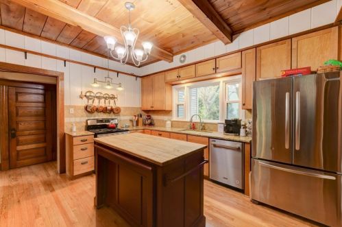 127 Schwab St, Thornton, IL 60476-1338