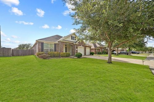 9318 Russeff Field Ln, Richmond TX  77469-4786 exterior