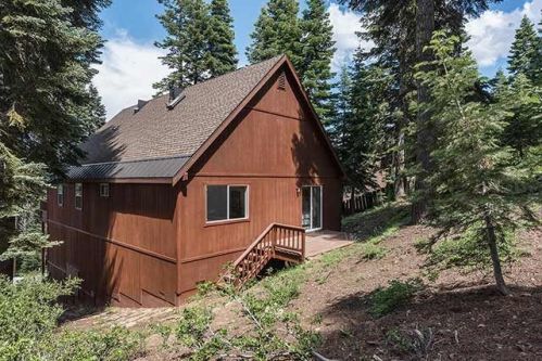 14143 Hansel Ave, Truckee, CA 96161-6304