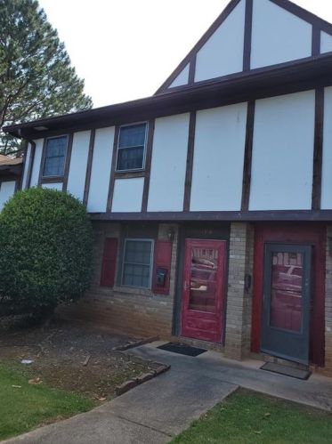 1388 Saxony Sq, Stone Mountain, GA 30083-1217