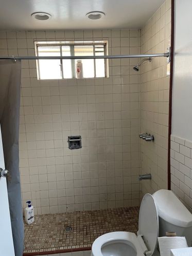 4706 118 St, Hawthorne CA 90250-2130 exterior