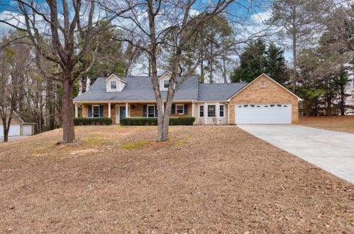 2133 Amber Creek Trl, Buford, GA 30519-5290
