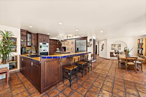 11411 Arroyo Ave, Santa Ana CA  92705-2469 exterior