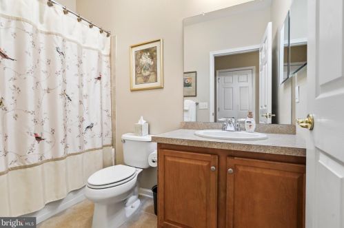 213 Timberlake Dr, Trenton NJ  08618-1457 exterior