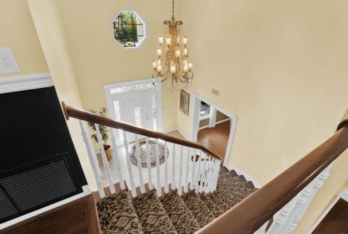 1156 Sugarbush Dr, Vista CA 92084-7464 exterior