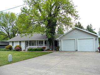 505 Elm St, Arma, KS 66712-9407