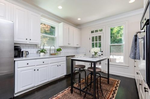 1900 Harper Rd, Atlanta GA  30318-3023 exterior