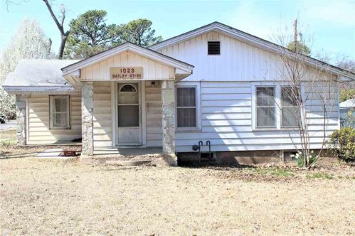 1023 Bailey St, Ardmore, OK 73401-5628