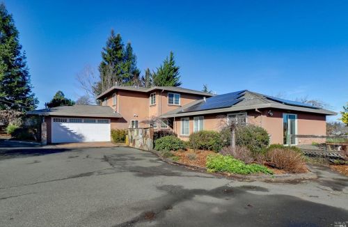 4377 Hessel Ct, Sebastopol, CA 95472-6052