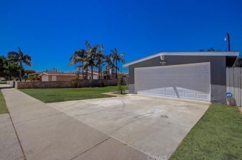 863 Starcrest Dr, Glendora, CA 91740-4746