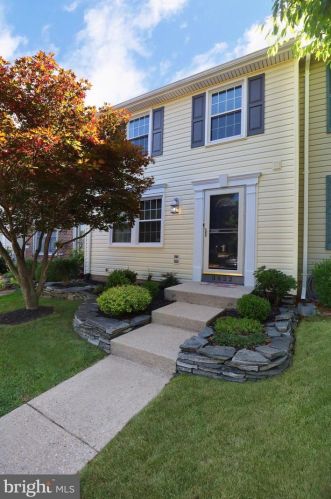 3622 Woodhaven Ct, Woodbridge, VA 22192-6407