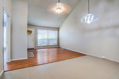 114 Amberway Ln, Garland, TX 75040-3755